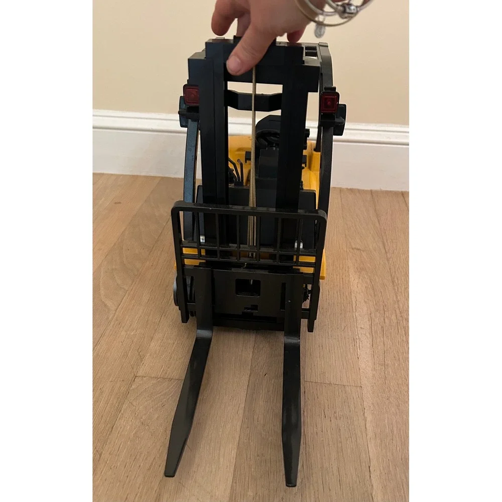 Top Race TR-216 Remote Control Forklift 1/10 Scale RC Construction Toy Yellow